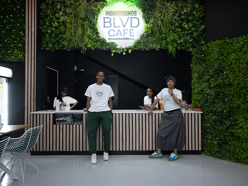 Private meeting rooms and collaborative spaces